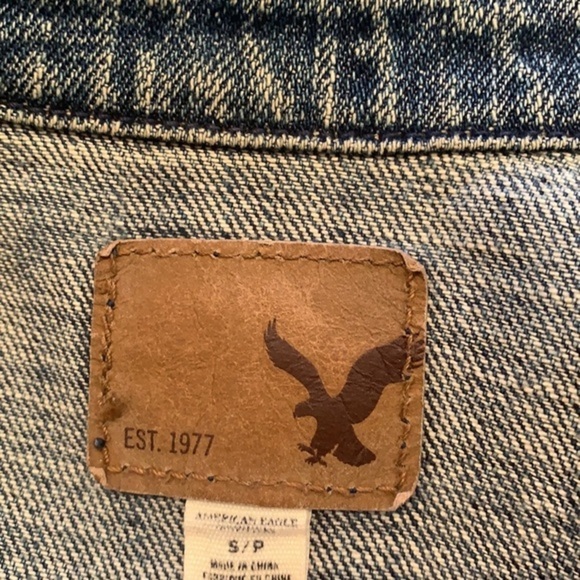 American Eagle Distressed Denim Trucker Jacket (Trucker Jacket) - Picture 6 of 8